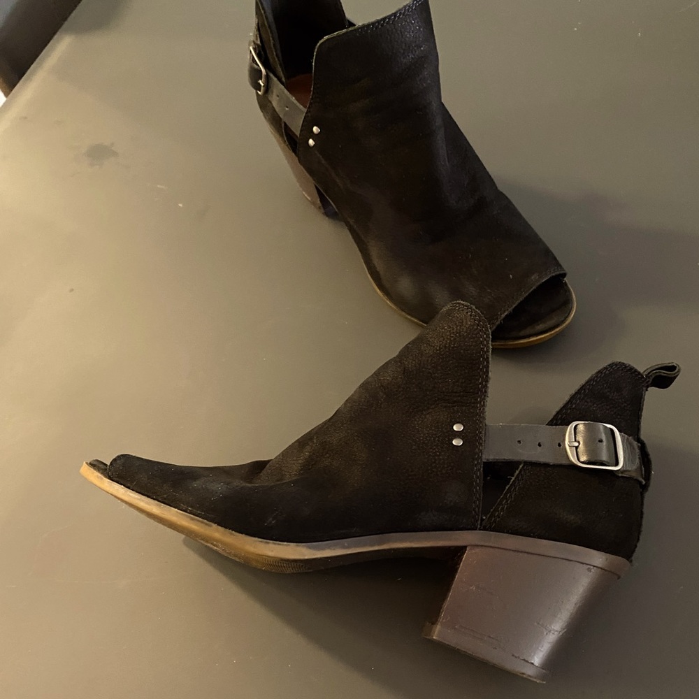 Lucky Brand open toe